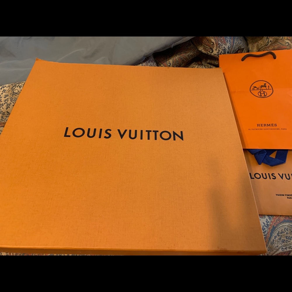 100% Authentic Louis Vuitton purse box & dust bag